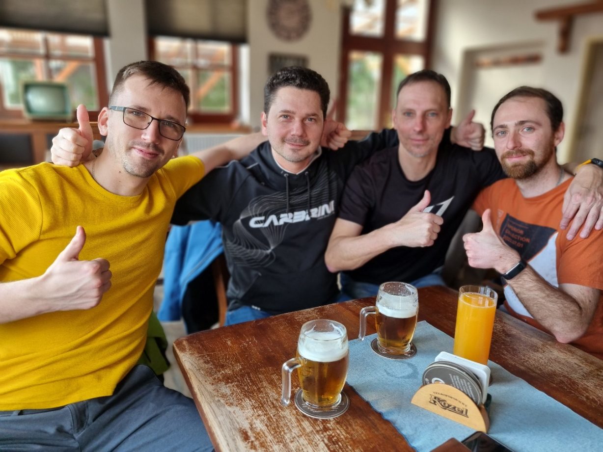 MK Summary 012: Konec základní části